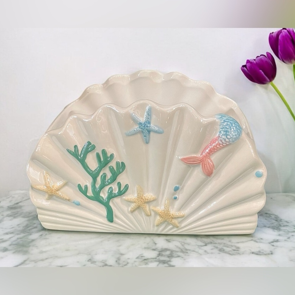 Vintage Ceramic Shell-Shaped Planter/Storage With Ocean-Themed Decorations